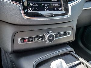 Volvo  2.0 Plus Bright Recharge Plug-In Hybrid AWD