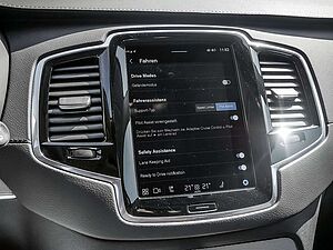 Volvo  2.0 Plus Bright AWD FACEL. STANDHZ LED