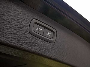 Volvo  2.0 Plus Bright Recharge Plug-In Hybrid AWD
