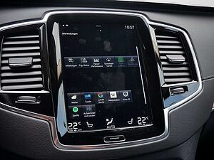 Volvo  2.0 Plus Bright Recharge Plug-In Hybrid AWD