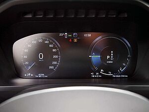 Volvo  2.0 Plus Bright Recharge Plug-In Hybrid AWD