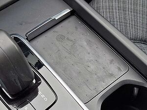 Volvo  B4 Momentum Pro SHZ FACEL. STANDHZ LED