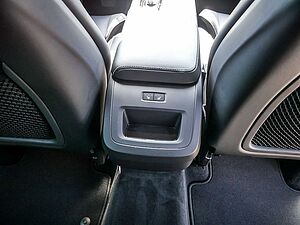 Volvo  B4 R-Design PDC SHZ FACEL. STANDHZ LED
