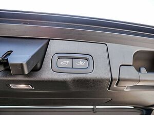 Volvo  B4 R-Design PDC SHZ FACEL. STANDHZ LED