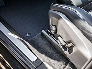 Volvo  B4 R-Design PDC SHZ FACEL. STANDHZ LED
