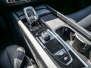 Volvo  B4 R-Design PDC SHZ FACEL. STANDHZ LED