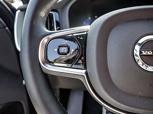 Volvo  B4 R-Design PDC SHZ FACEL. STANDHZ LED