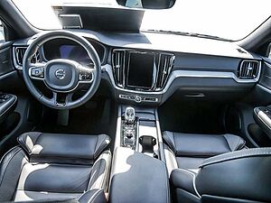 Volvo  B5 Benzin AWD Ultimate Dark HGSD HUD LED