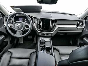 Volvo  B4 Plus Dark KAMERA FACEL. STANDHZ LED