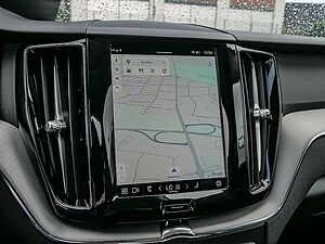 Volvo  B4 Plus Dark KAMERA FACEL. STANDHZ LED