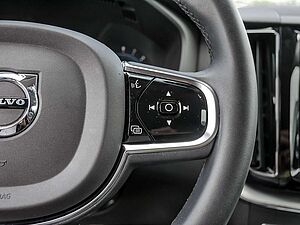 Volvo  B4 Plus Dark KAMERA FACEL. STANDHZ LED