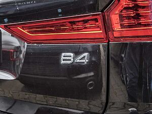 Volvo  B4 Plus Dark KAMERA FACEL. STANDHZ LED