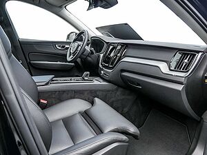 Volvo  B4 Plus Dark KAMERA FACEL. STANDHZ LED