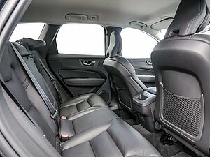 Volvo  B4 Plus Dark KAMERA FACEL. STANDHZ LED