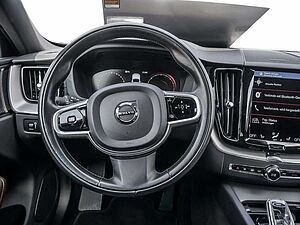 Volvo  B4 Inscription AWD KAMERA H/K NAVI LED