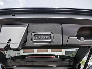 Volvo  B4 Inscription AWD KAMERA H/K NAVI LED