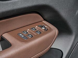 Volvo  B4 Inscription AWD KAMERA H/K NAVI LED