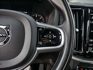 Volvo  B4 Inscription AWD KAMERA H/K NAVI LED