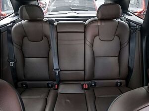Volvo  B4 Inscription AWD KAMERA H/K NAVI LED