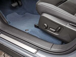 Volvo  1st Edition Recharge Pure Electric AWD
