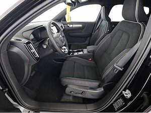 Volvo  2.0 Plus Dark 2WD