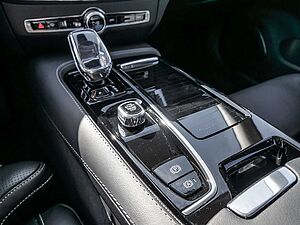 Volvo  T8 AWD Ultimate Dark AWD