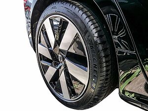 Volvo  T8 AWD Ultimate Dark AWD