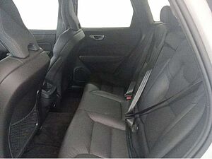Volvo  B4 Plus Dark AWD