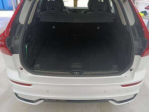 Volvo  B4 Plus Dark AWD