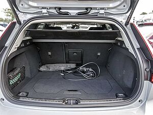 Volvo  Kombi 2.0 Plus Dark Recharge Plug-In Hybrid AWD