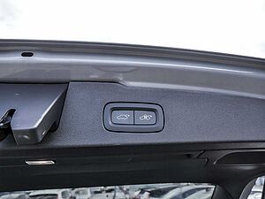 Volvo  Kombi 2.0 Plus Dark Recharge Plug-In Hybrid AWD