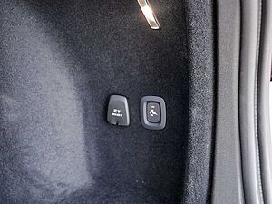 Volvo  Kombi 2.0 Plus Dark Recharge Plug-In Hybrid AWD