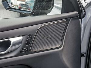 Volvo  Kombi 2.0 Plus Dark Recharge Plug-In Hybrid AWD