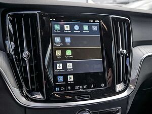 Volvo  Kombi 2.0 Plus Dark Recharge Plug-In Hybrid AWD