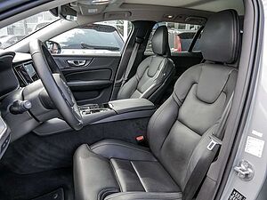 Volvo  Kombi 2.0 Plus Dark Recharge Plug-In Hybrid AWD