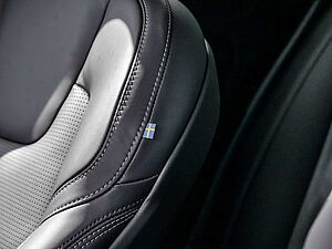 Volvo  Kombi 2.0 Plus Dark Recharge Plug-In Hybrid AWD