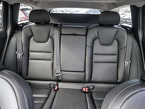 Volvo  Kombi 2.0 Plus Dark Recharge Plug-In Hybrid AWD