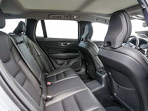 Volvo  Kombi 2.0 Plus Dark Recharge Plug-In Hybrid AWD