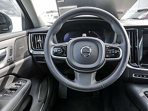 Volvo  Kombi 2.0 Plus Dark Recharge Plug-In Hybrid AWD