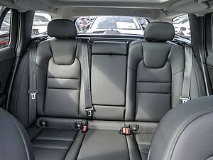 Volvo  Kombi 2.0 Plus Dark Recharge Plug-In Hybrid AWD