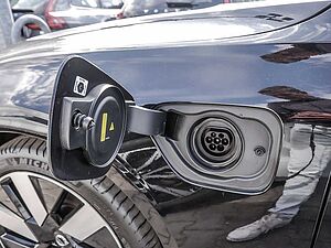 Volvo  Kombi 2.0 Plus Dark Recharge Plug-In Hybrid AWD