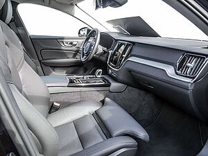 Volvo  Kombi 2.0 Plus Dark Recharge Plug-In Hybrid AWD