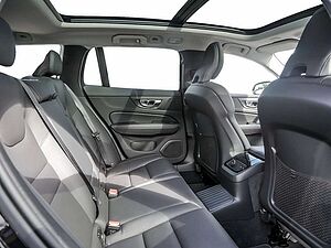 Volvo  Kombi 2.0 Plus Dark Recharge Plug-In Hybrid AWD