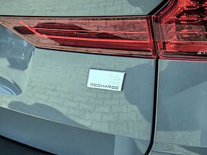 Volvo  2.0 Inscription Expression Recharge Plug-In Hybrid AWD