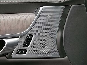 Volvo  T8 PHEV Ultimate Dark AWD