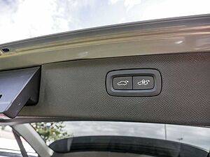 Volvo  2.0 Plus Bright Recharge Plug-In Hybrid AWD