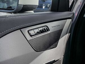 Volvo  2.0 Plus Bright Recharge Plug-In Hybrid AWD