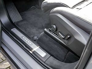 Volvo  2.0 Plus Bright Recharge Plug-In Hybrid AWD