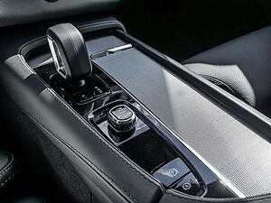Volvo  2.0 Plus Bright Recharge Plug-In Hybrid AWD