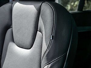 Volvo  2.0 Plus Bright Recharge Plug-In Hybrid AWD